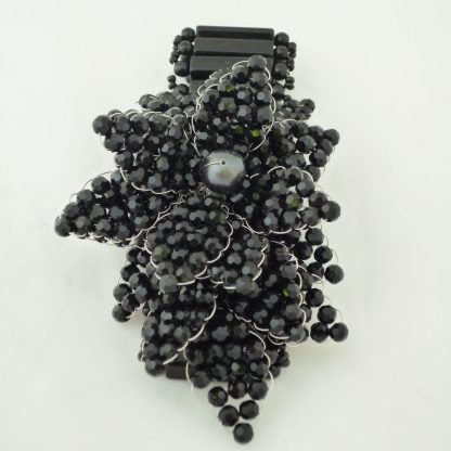 Armband aus schwarzem Kalkstein